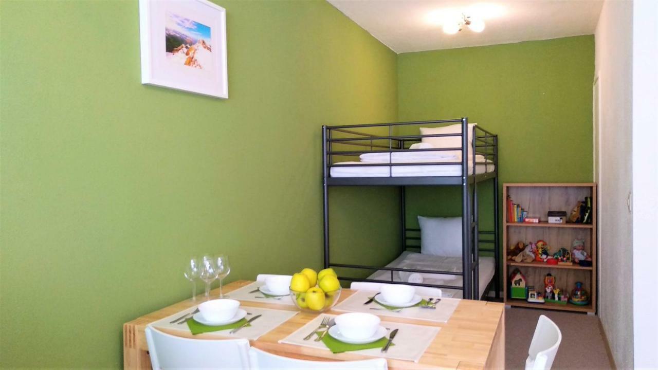 Green Wall Apartment Капрун Екстериор снимка