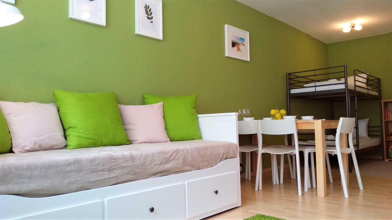 Green Wall Apartment Капрун Екстериор снимка
