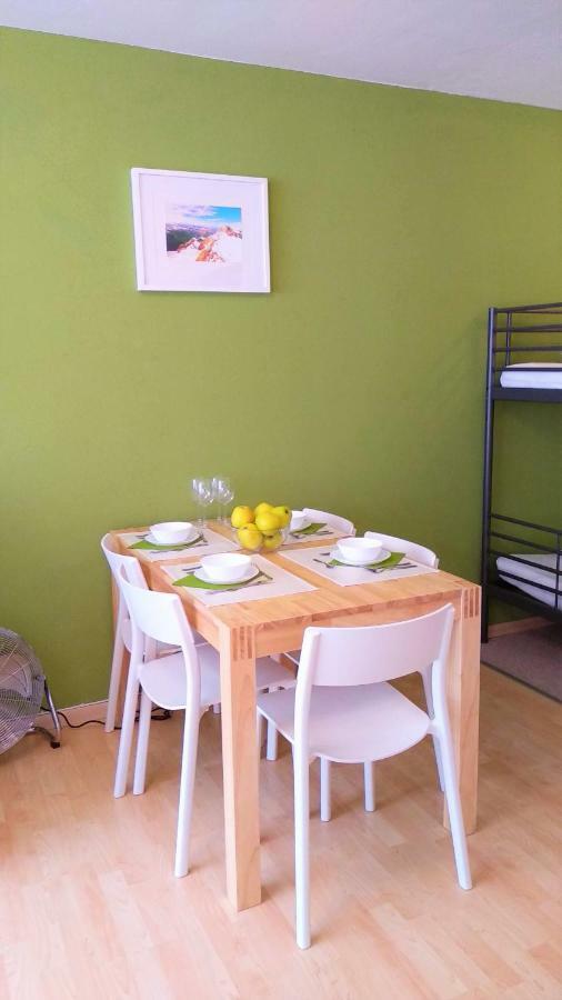Green Wall Apartment Капрун Екстериор снимка